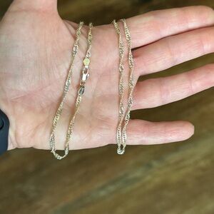 Elegant Silver Twisted Chain Necklace